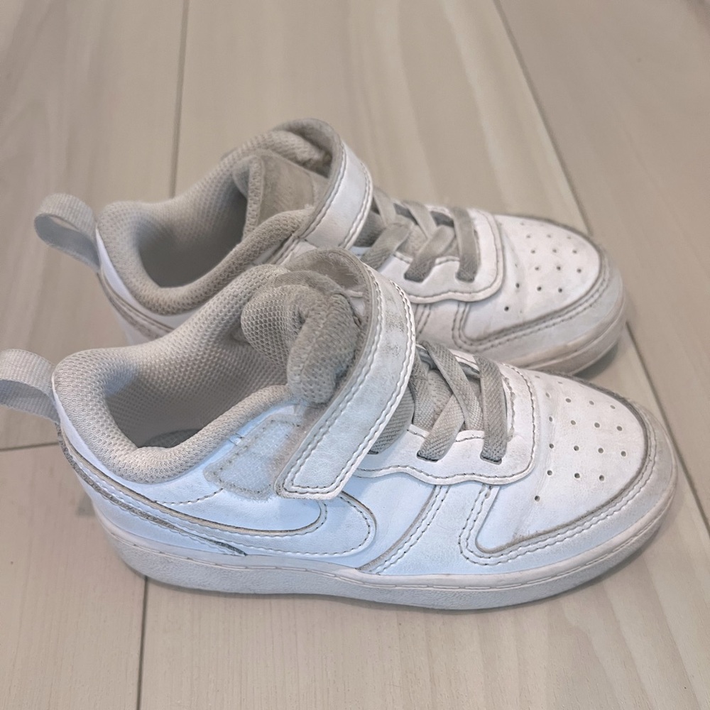 🤍 White Nike Shoes 🤍